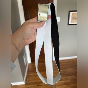 Nike Golf - White and black reversible belt